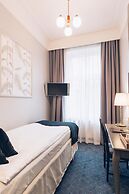 Crystal Plaza Hotel
