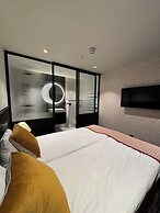 Crystal Plaza Hotel