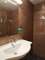Crystal Plaza Hotel
