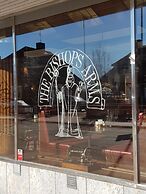 Hotel Bishops Arms Mora
