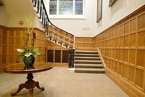 Oatlands Park Hotel