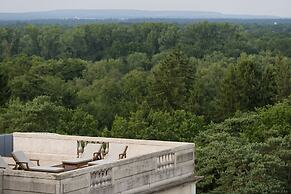 InterContinental Chantilly Chateau Mont Royal by IHG
