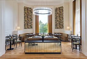 InterContinental Chantilly Chateau Mont Royal by IHG