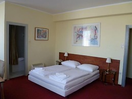 Hotel Domo