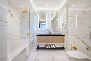 Adams Beach Hotel & Spa