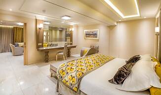 Adams Beach Hotel & Spa