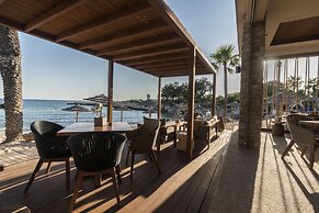 Adams Beach Hotel & Spa