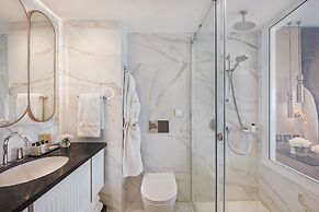 Adams Beach Hotel & Spa