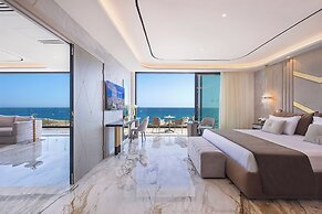 Adams Beach Hotel & Spa