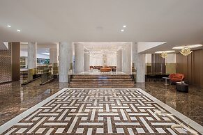 Adams Beach Hotel & Spa