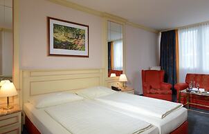 The Monarch Hotel