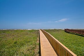 Comfort Suites Beachside
