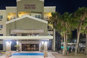 Comfort Suites Beachside