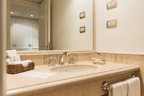 Loi Suites Recoleta Hotel