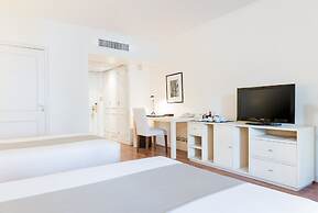 Loi Suites Recoleta Hotel