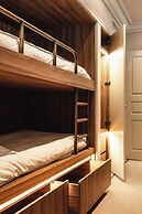 Hotel 717