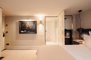 Hotel 717