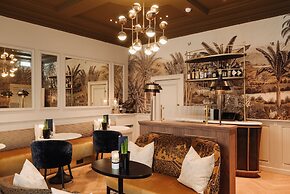 Hotel 717
