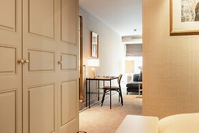 Hotel 717