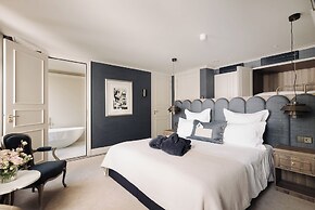 Hotel 717