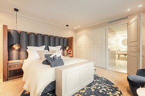 Hotel 717
