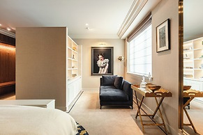 Hotel 717