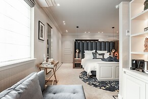 Hotel 717
