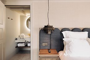 Hotel 717