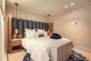 Hotel 717
