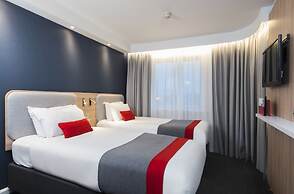 Holiday Inn Express Milton Keynes by IHG