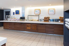 Holiday Inn Express Milton Keynes by IHG