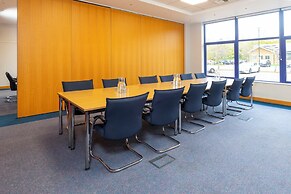 Holiday Inn Express Milton Keynes by IHG