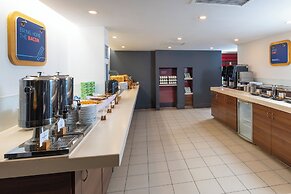 Holiday Inn Express Milton Keynes by IHG