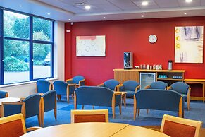 Holiday Inn Express Milton Keynes by IHG