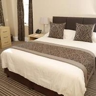 Burnett Arms Hotel