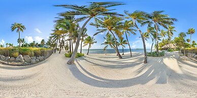 Amara Cay Resort