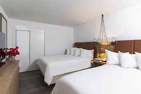 Amara Cay Resort