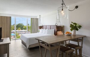 Amara Cay Resort