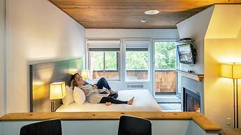 Executive - The Inn at Whistler Village