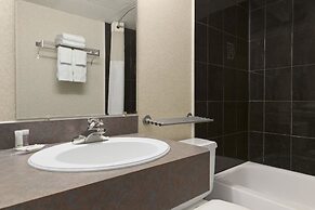 Days Inn & Conference Center by Wyndham Bridgewater