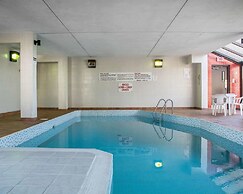 Econo Lodge By The Falls