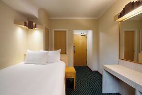Tavistock Hotel