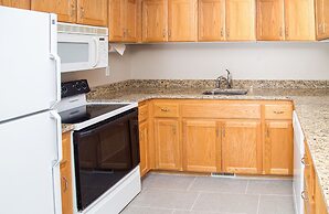 Gray Wolf Inn & Suites