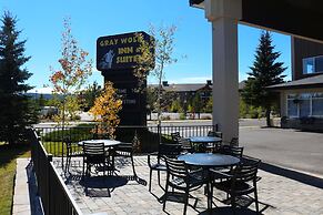 Gray Wolf Inn & Suites