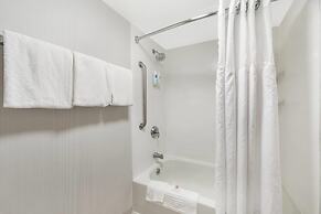 Comfort Inn & Suites Bethlehem Lehigh Valley Airport