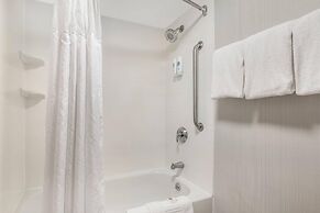 Comfort Inn & Suites Bethlehem Lehigh Valley Airport