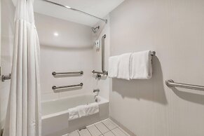 Comfort Inn & Suites Bethlehem Lehigh Valley Airport