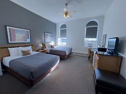 Met Hotel