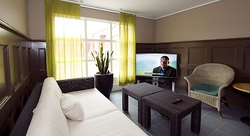 Home Hotel Uman