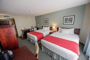 Harrison Lake Hotel